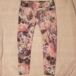 FABLETICS-Floral print medium compression legging